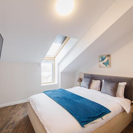 Skylight Loft Near City Center Oradea Exterior photo