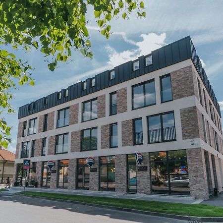 Skylight Loft Near City Center Oradea Exterior photo