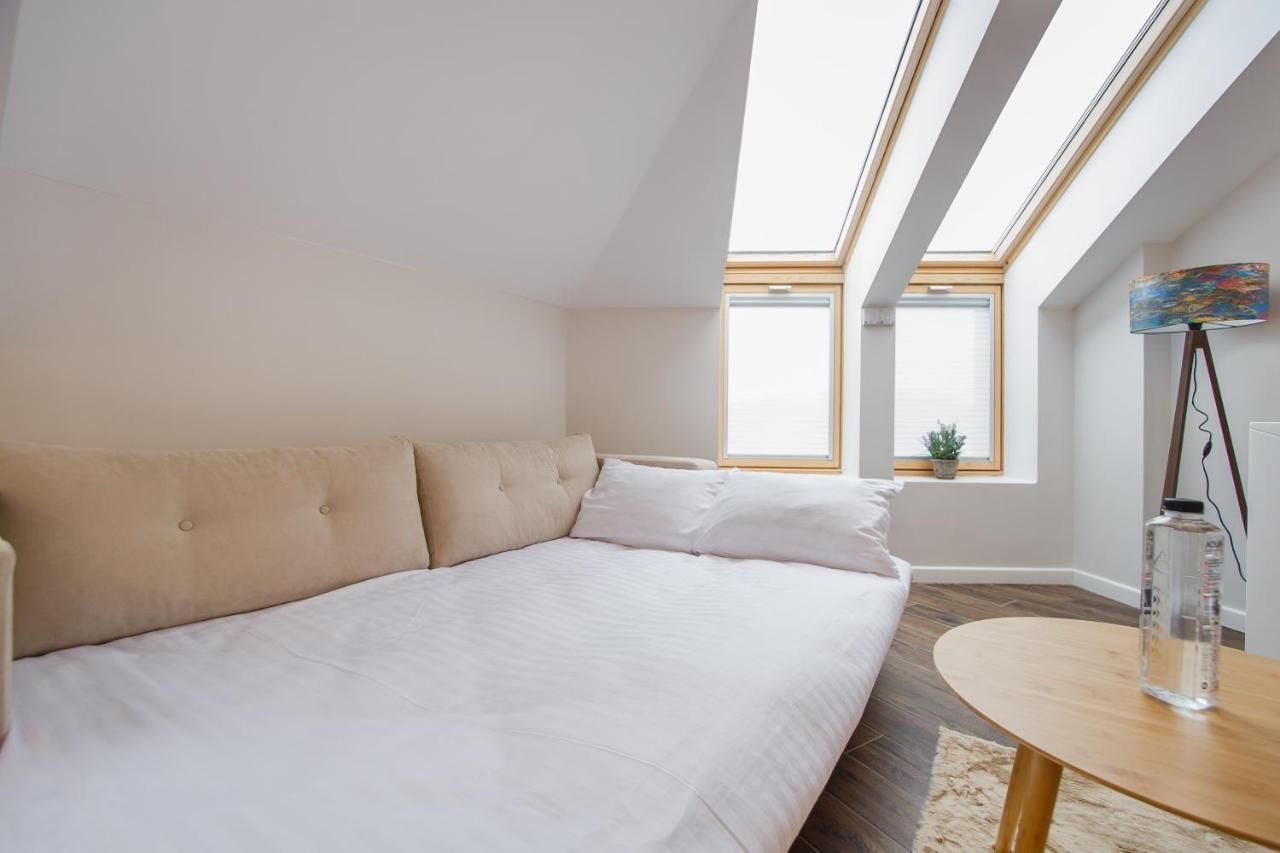 Skylight Loft Near City Center Oradea Exterior photo